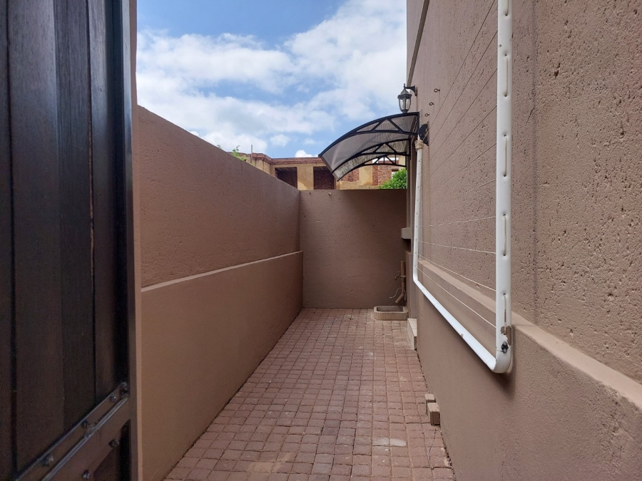 3 Bedroom Property for Sale in Xanadu North West